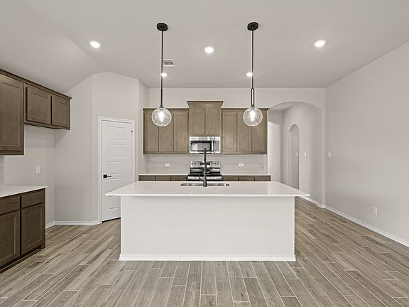 5th image of 2305 Shamrock Ln