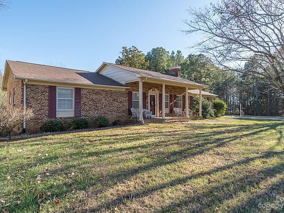 3rd image of 472 Abby Park Ln