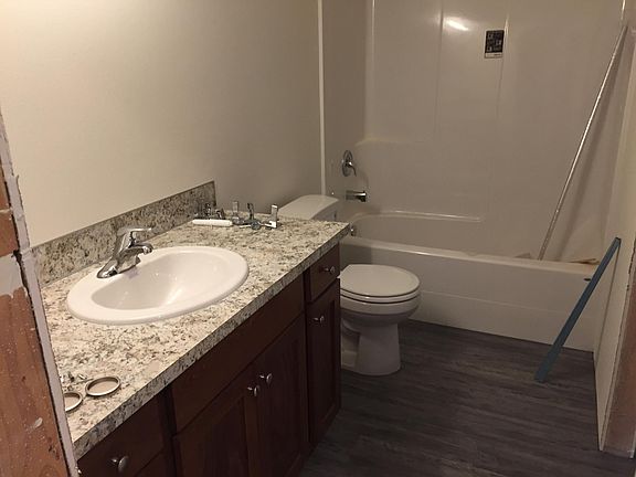 4th image of 1730 & 1732 NW Bandit Way