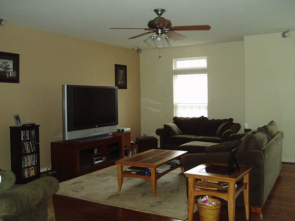 Great Rm with Hardwood Flrs