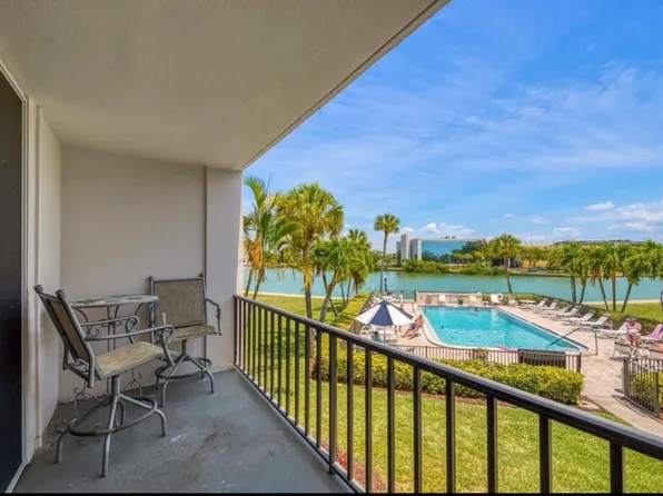 7405 Bay Island Dr S APT 226, South Pasadena, FL 33707