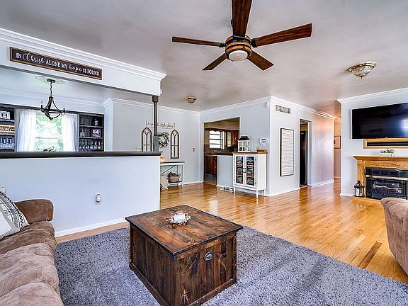 3rd image of 268 Chamberlin Dr