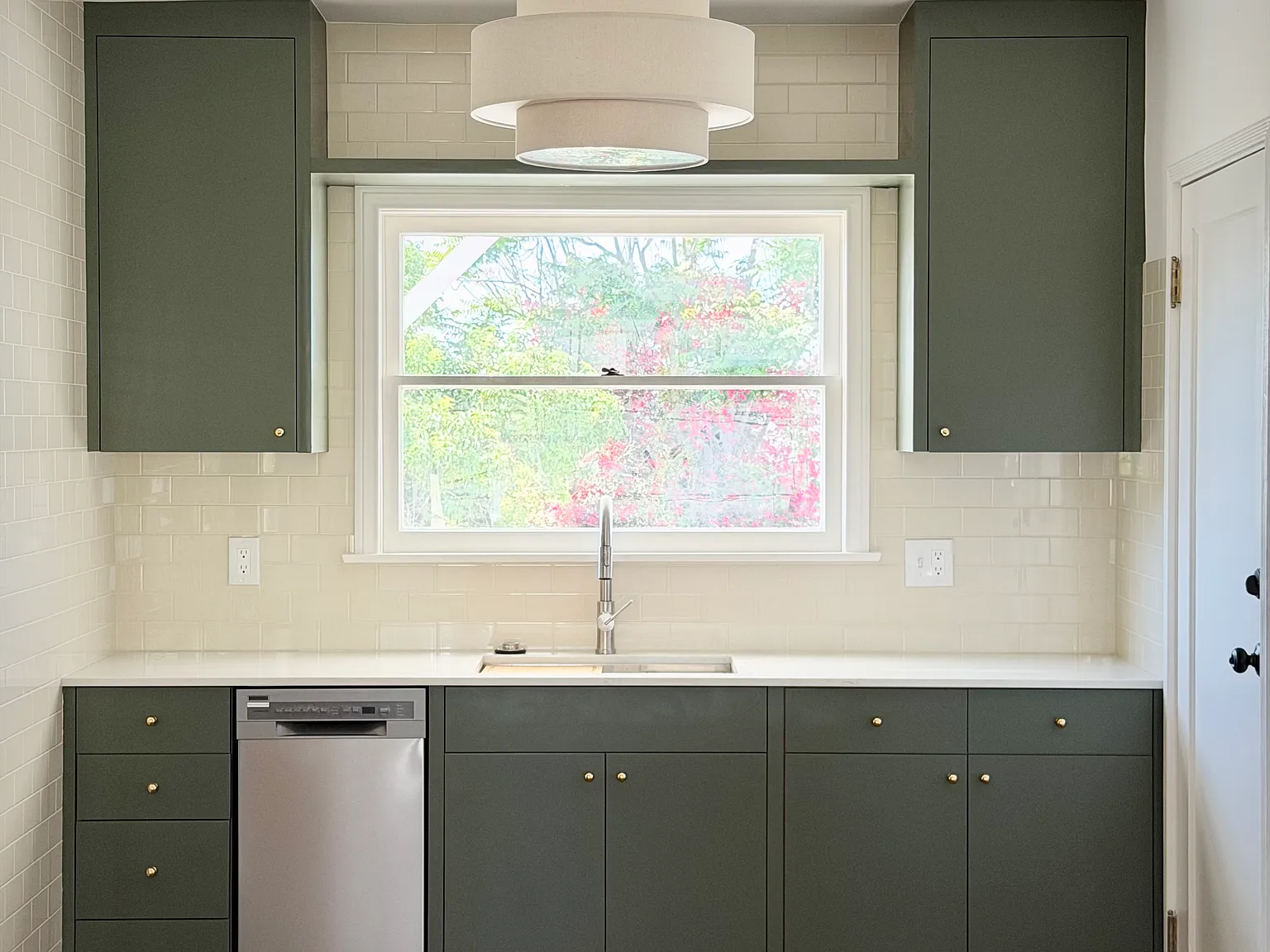 2 bed, 750 sqft, $3,600 — Photo 3
