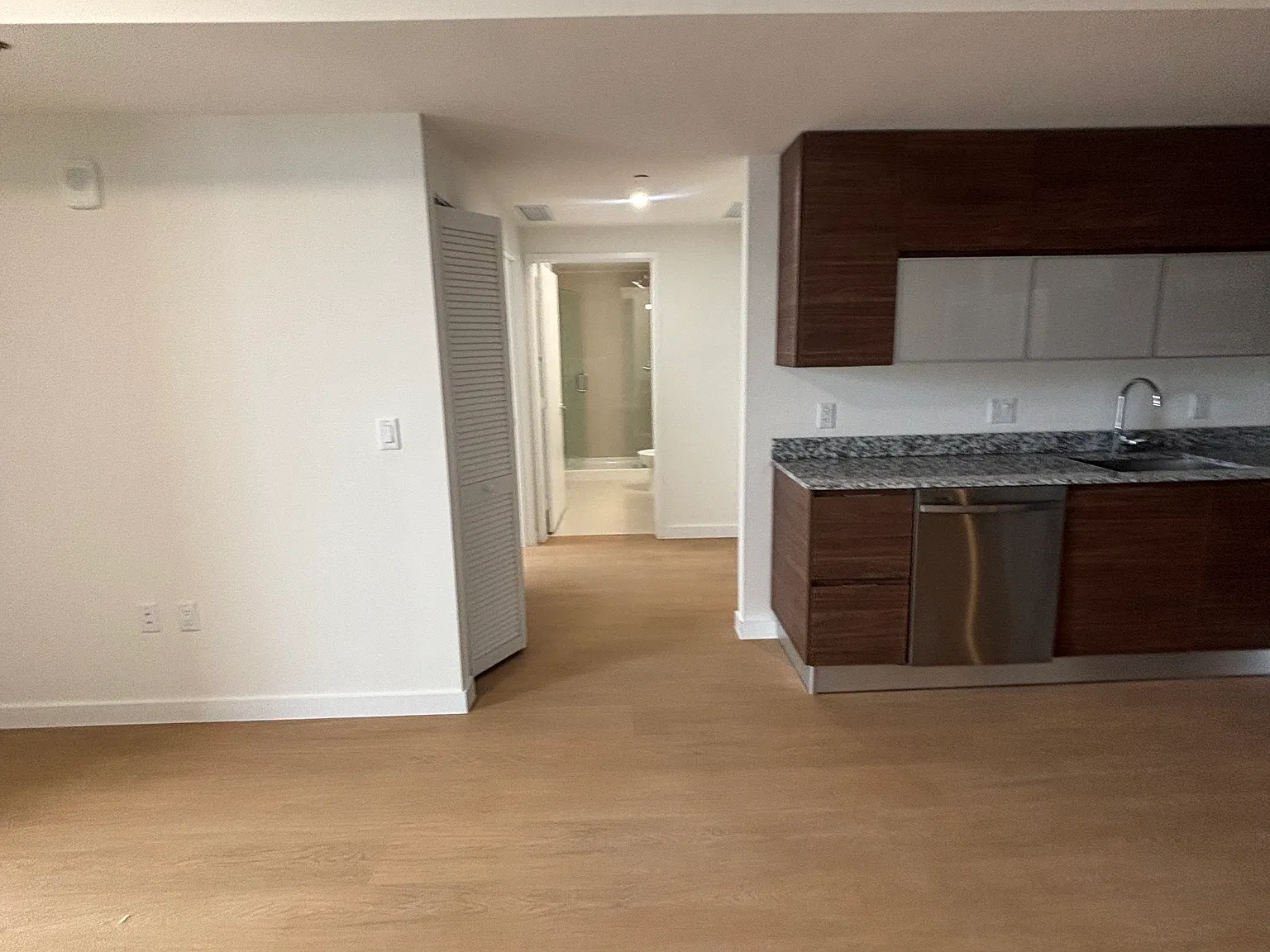 2 bed, 1025 sqft, $3,500 — Photo 3