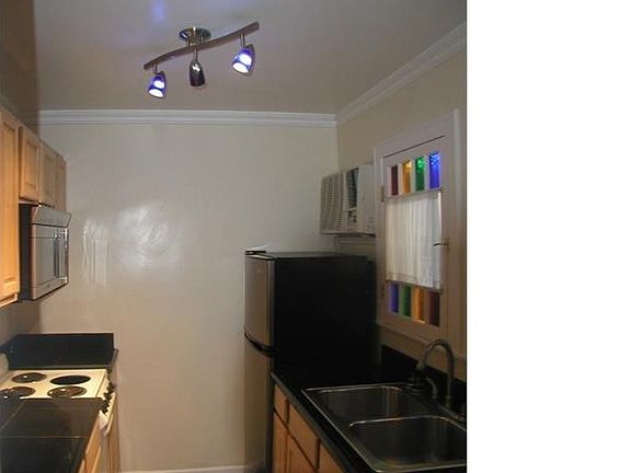 5th image of 6467 Lexington Ave #4
