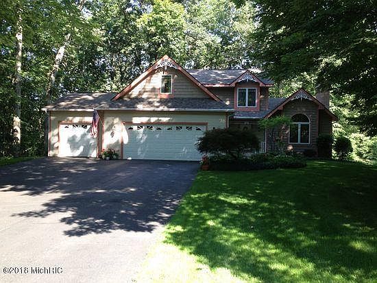 3rd image of 6739 Blythefield Ave NE