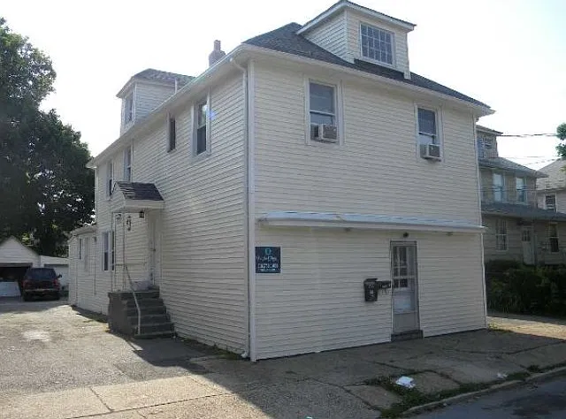 Building Photo 4