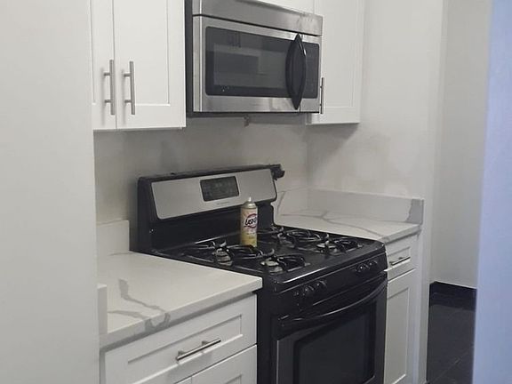 3rd image of 305 E 86th St APT 16CW