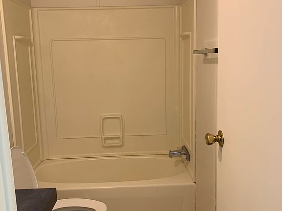 4th image of 3415 Hunter Rd