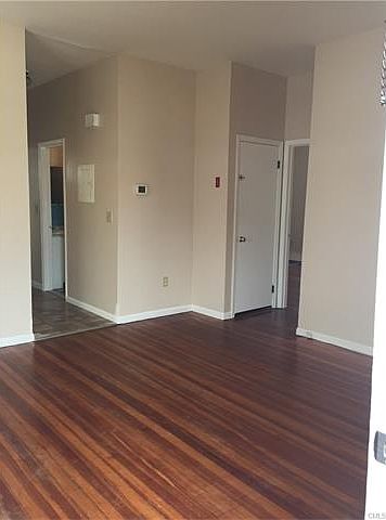 2nd image of 32 Van Zant St