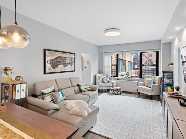 305 East 40th Street image 1 of 12