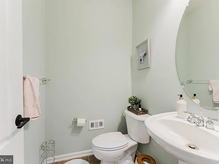 4577 Derring Ln — Photo 13