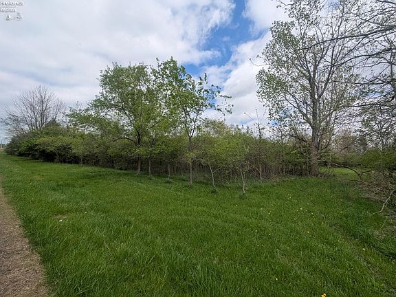 3rd image of 1703 S Dubbert Rd