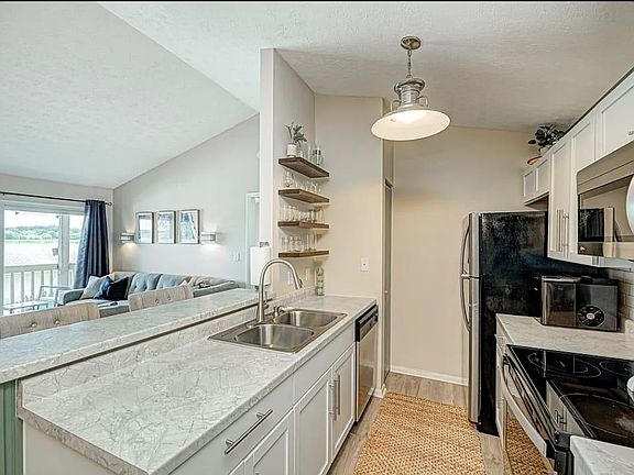 5th image of 4391 Village Parkway Cir W