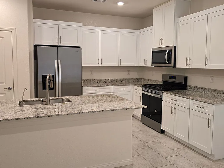 7647 Duran Harbor Ln — Photo 10