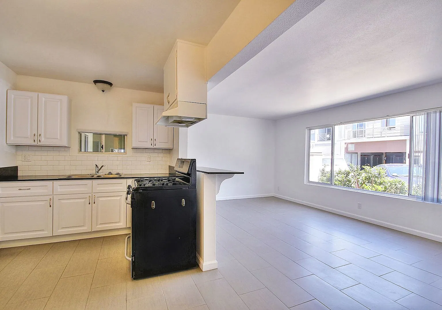 6519 Seville — Photo 3