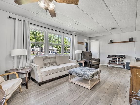 3rd image of 1208 18th St