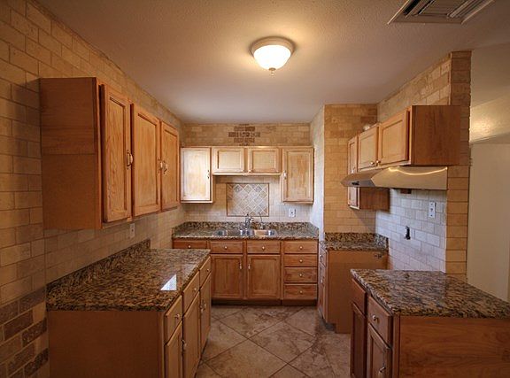5th image of 4713 Comanche Dr