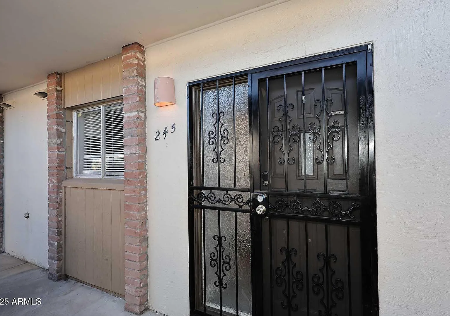 2 bed, 2.0 bath, 1120 sqft, $2,400 — Photo 2