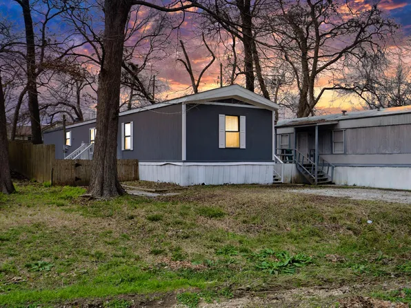 14541 Enchanted Waters Dr, Willis, TX 77318