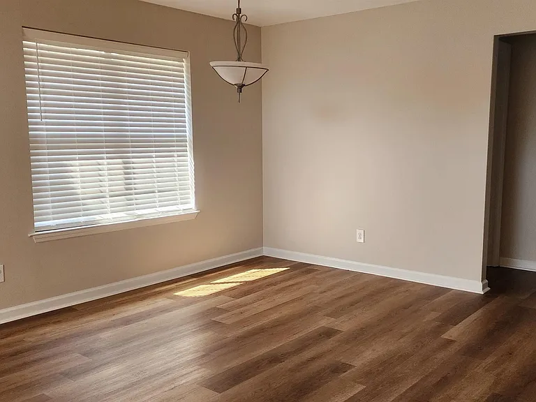 349 Waters Edge Ln — Photo 6