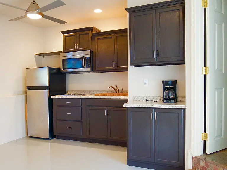 1237 W Oak Ave — Photo 26