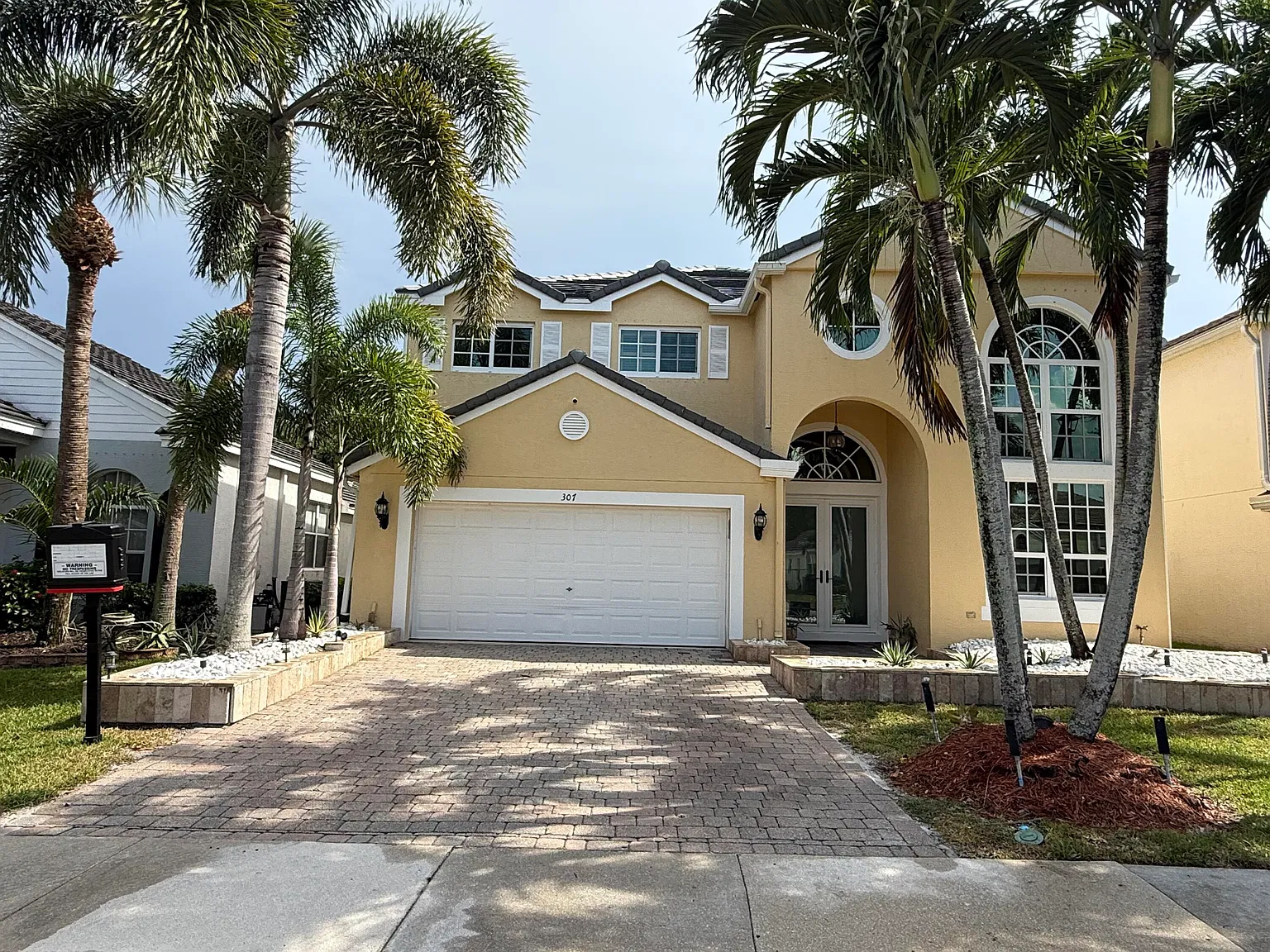 4 bed, 3.0 bath, 3033 sqft, $3,950 — Photo 1