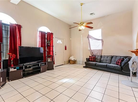 3rd image of 2519-21 Dreux Ave