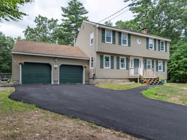 14 Hemlock Circle, Sandown, NH 03873