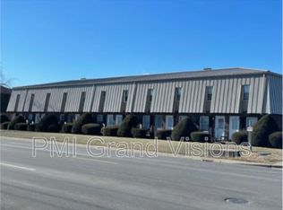 1612 University Dr, Charleston, IL