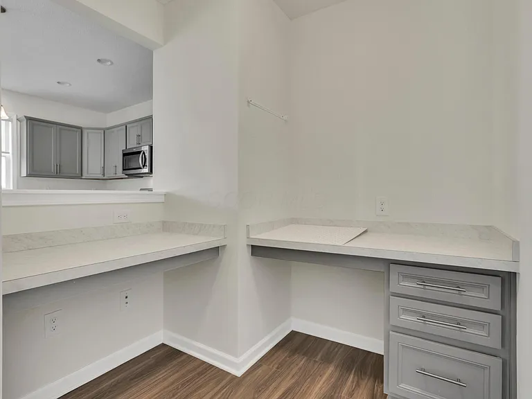 241 Sunstone Ln — Photo 23