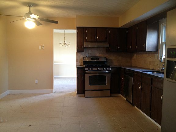 3rd image of 2138 Teakwood Dr