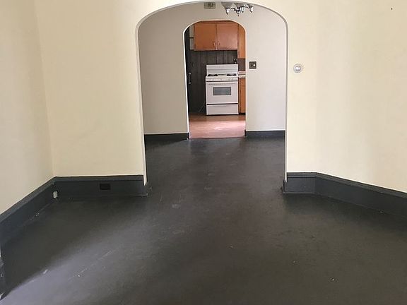 2nd image of 429 Poplar St
