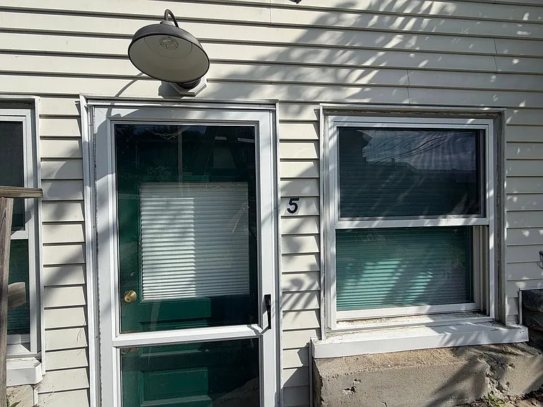 74 S State St #5 — Photo 10