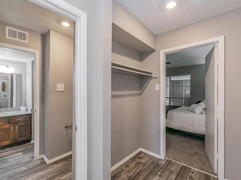Station 121 at Town Center Apartments — Photo 191