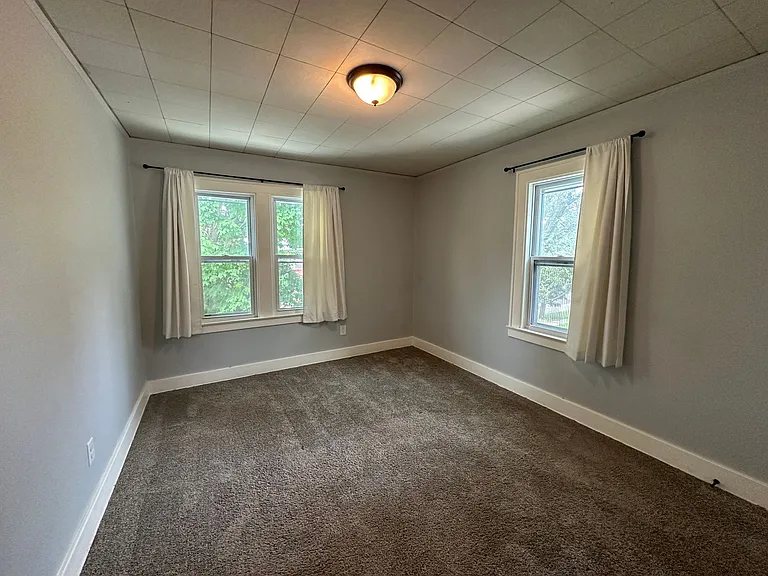 2132 Kalamazoo Ave SE — Photo 11