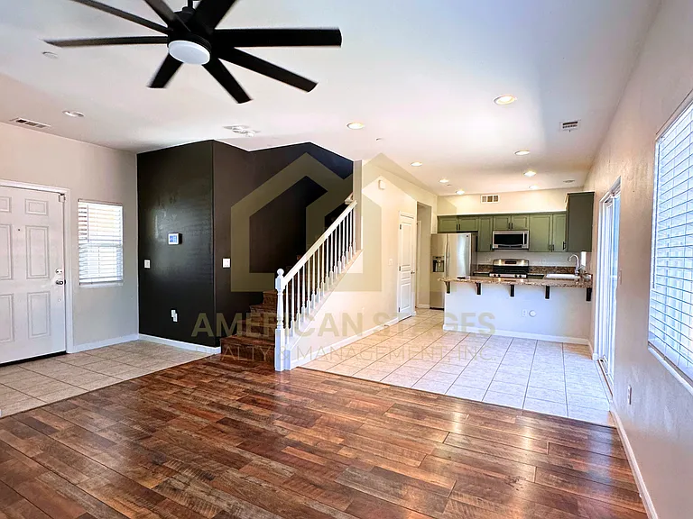 1208 Meridian Way — Photo 3