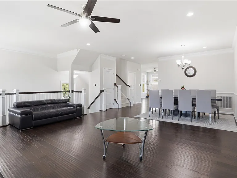 23755 Hopewell Manor Ter — Photo 6
