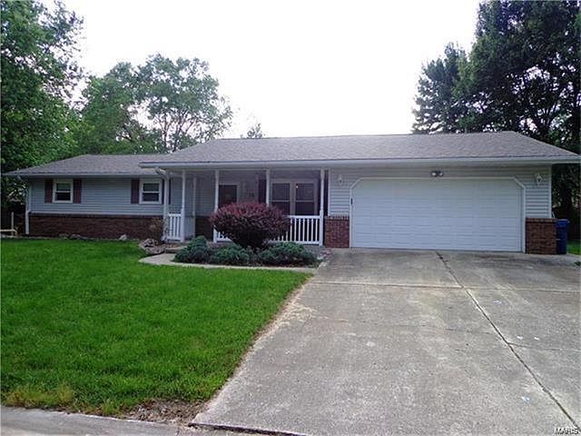 1st image of 15 Tanbark Dr