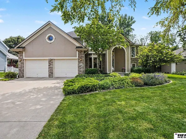 503 W Centennial Rd, Papillion, NE 68046