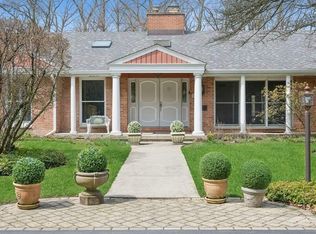 48 Meadowview Dr, Northfield, IL