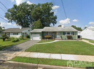 98 Cameo Pl, Colonia, NJ 07067