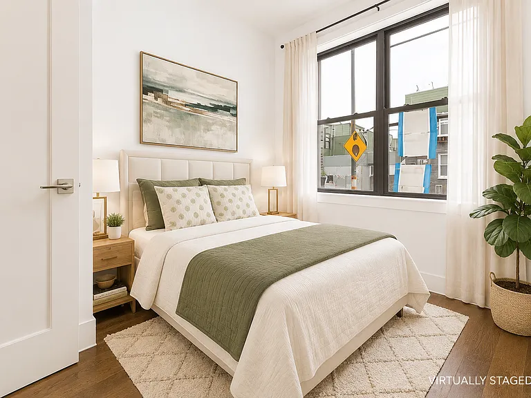 18-79 Linden St #2RR — Photo 3