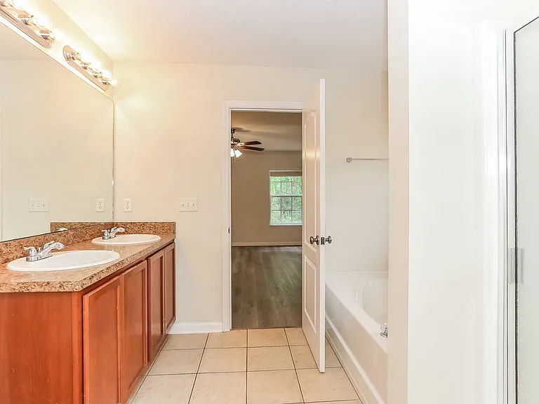 2274 Tyson Lake Dr — Photo 12