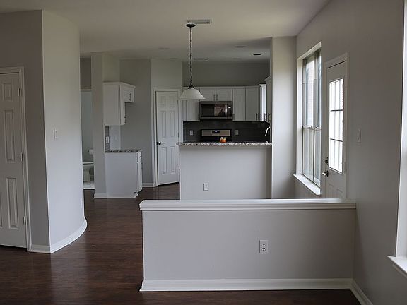 5th image of 12514 Meadowglen Dr