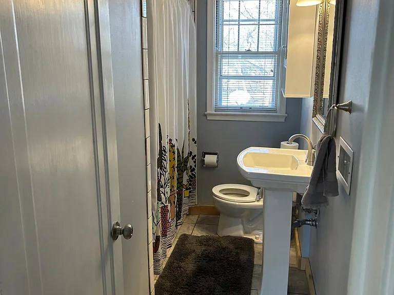 1123 2nd St NW #B — Photo 6