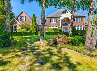 3 Berkshire Dr, Franklin, MA 02038
