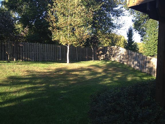 5th image of 742 Sunset Hills Dr