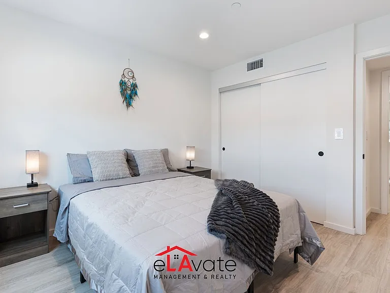 1035 N Serrano Ave #3 — Photo 13