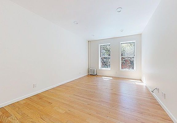 3rd image of 315 W 115th St APT 37